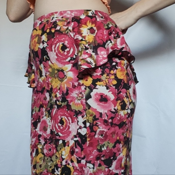 Flower pencil skirt with hip fringe. small. - Picture 8 of 9